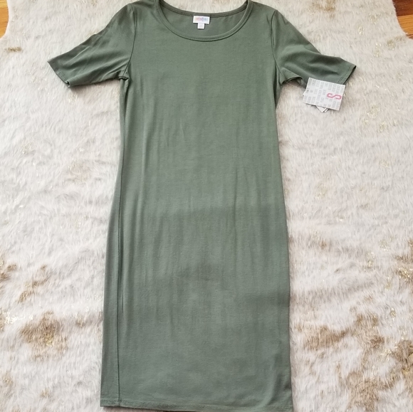 LuLaRoe Julia - Picture 1 of 9